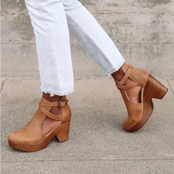 Free People Shoes - NWOT Free People Cedar Clog